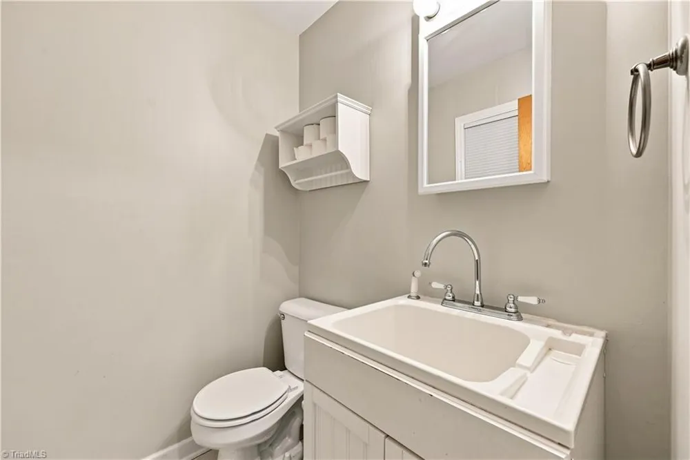 1011 W Mountain Street Kernersville, NC 27284