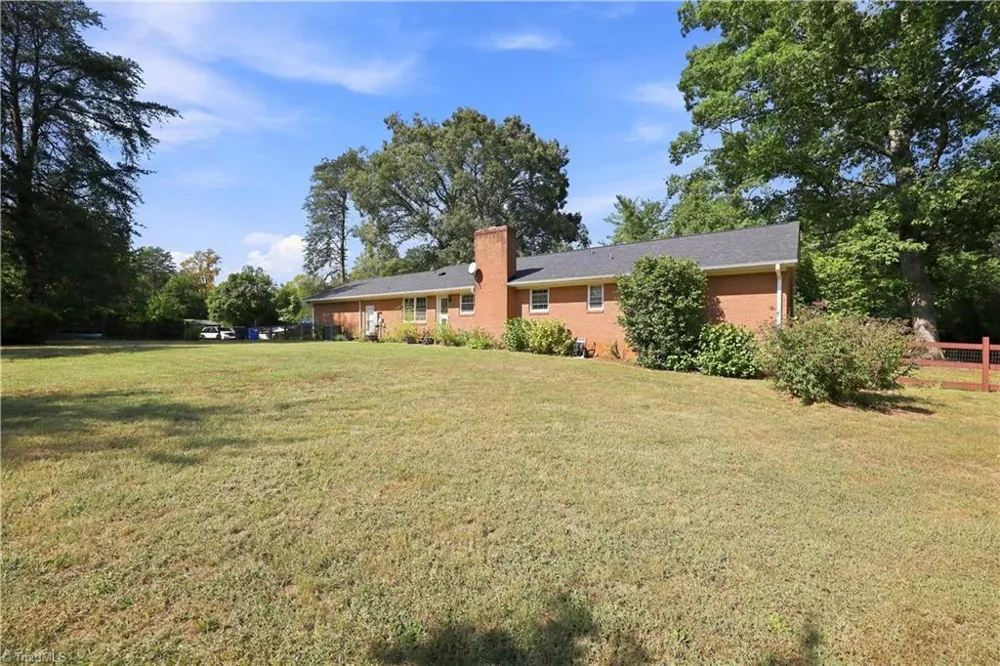 1011 W Mountain Street Kernersville, NC 27284