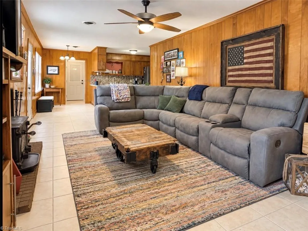 1011 W Mountain Street Kernersville, NC 27284