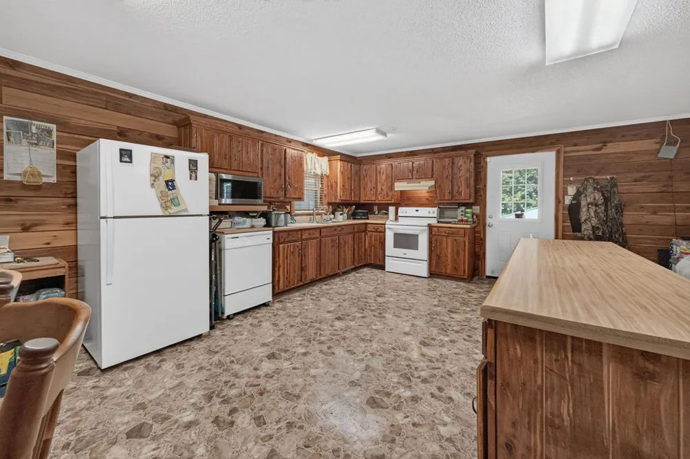 1285 Darbytown Rd Hohenwald, TN 38462