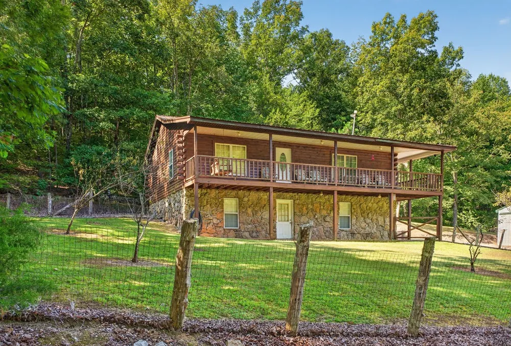 1285 Darbytown Rd Hohenwald, TN 38462