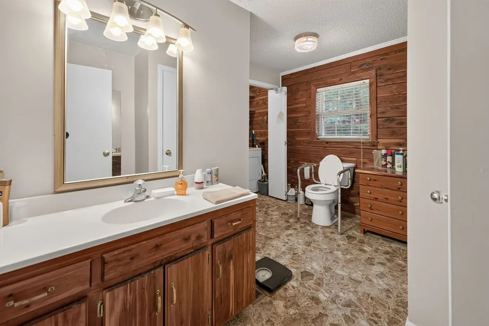 1285 Darbytown Rd Hohenwald, TN 38462