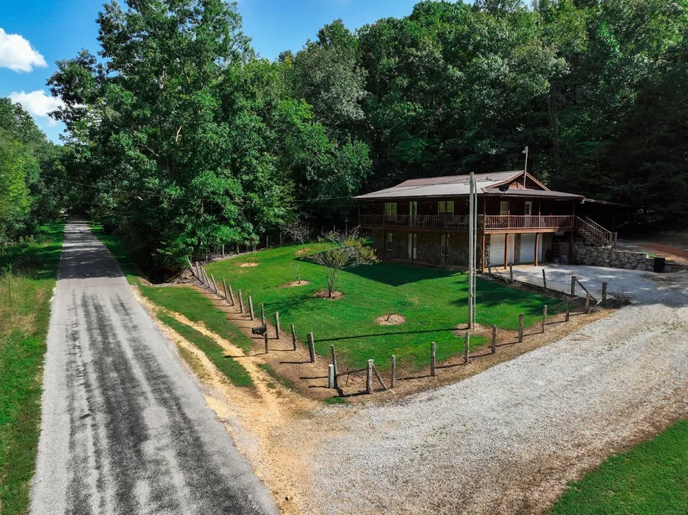1285 Darbytown Rd Hohenwald, TN 38462
