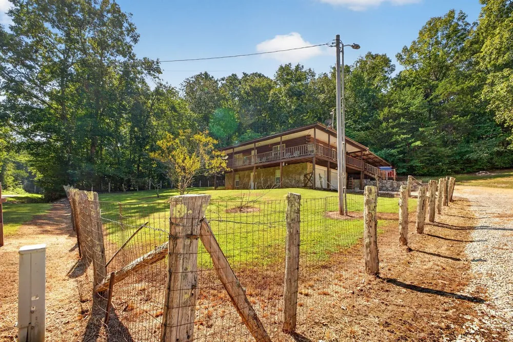 1285 Darbytown Rd Hohenwald, TN 38462