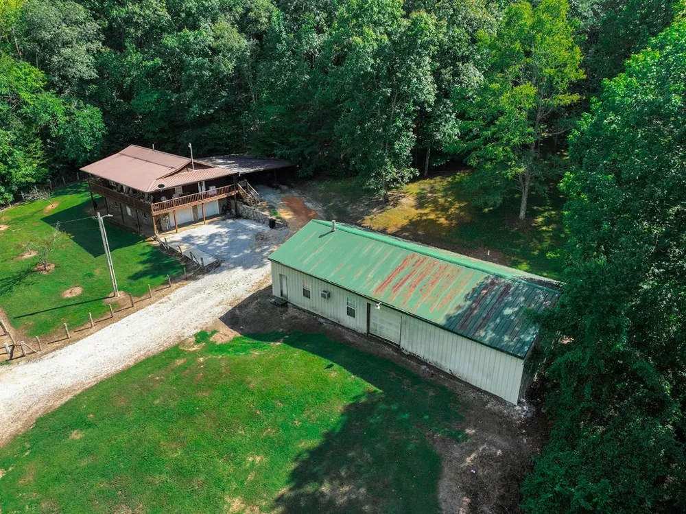 1285 Darbytown Rd Hohenwald, TN 38462