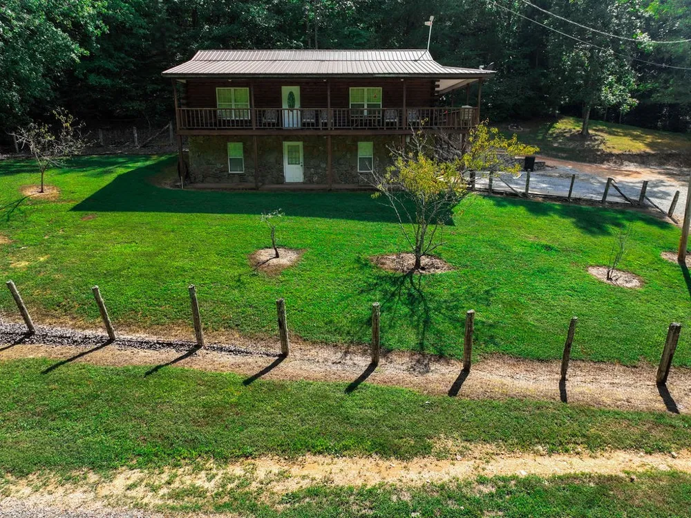 1285 Darbytown Rd Hohenwald, TN 38462