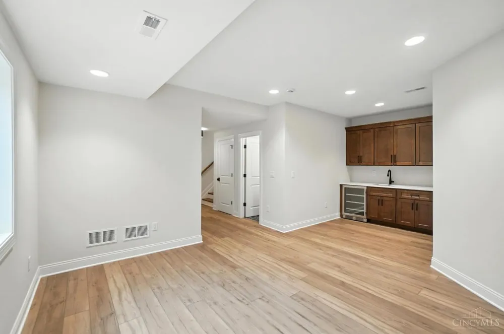 7834 Laurel Avenue Madeira, OH 45243