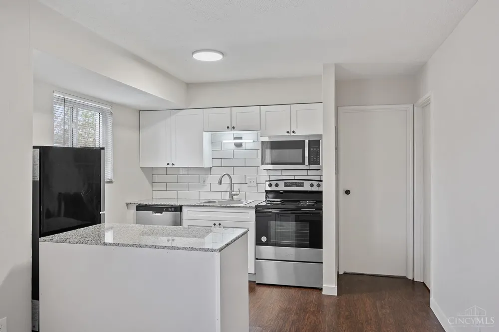 6449 Montgomery Road #8 Cincinnati, OH 45213