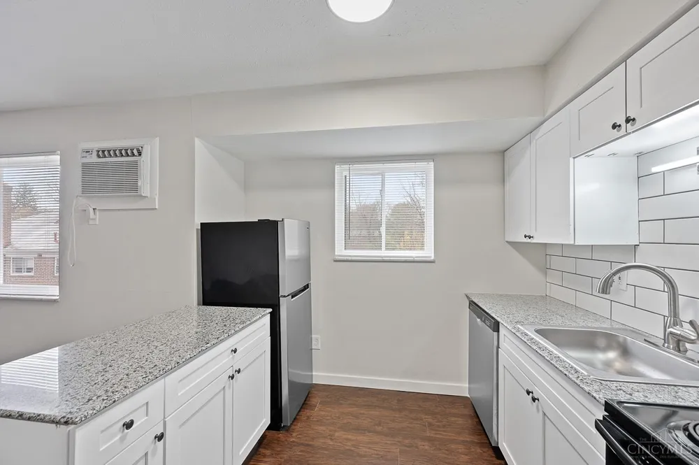 6449 Montgomery Road #8 Cincinnati, OH 45213