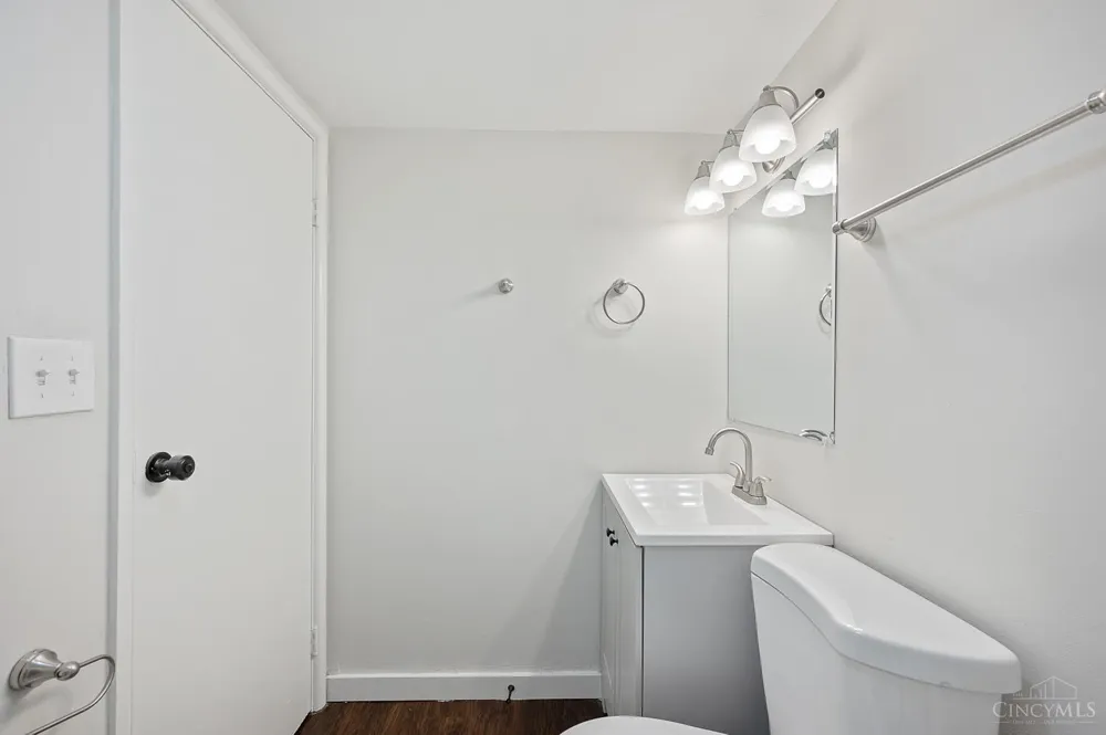 6449 Montgomery Road #8 Cincinnati, OH 45213