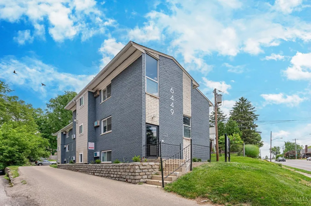 6449 Montgomery Road #8 Cincinnati, OH 45213