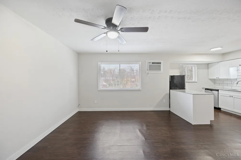 6449 Montgomery Road #8 Cincinnati, OH 45213