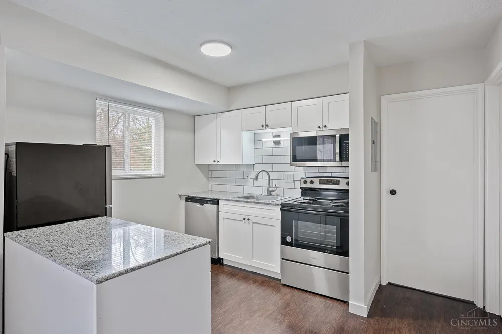 6449 Montgomery Road #8 Cincinnati, OH 45213
