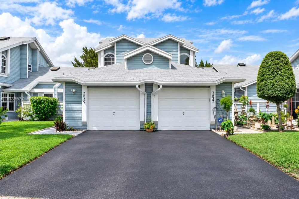 3839 Island Club Cir Lake Worth, FL 33462
