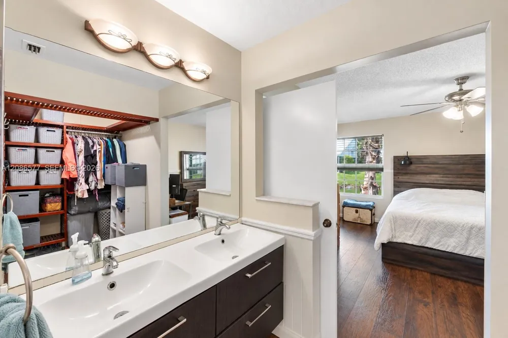 3839 Island Club Cir Lake Worth, FL 33462