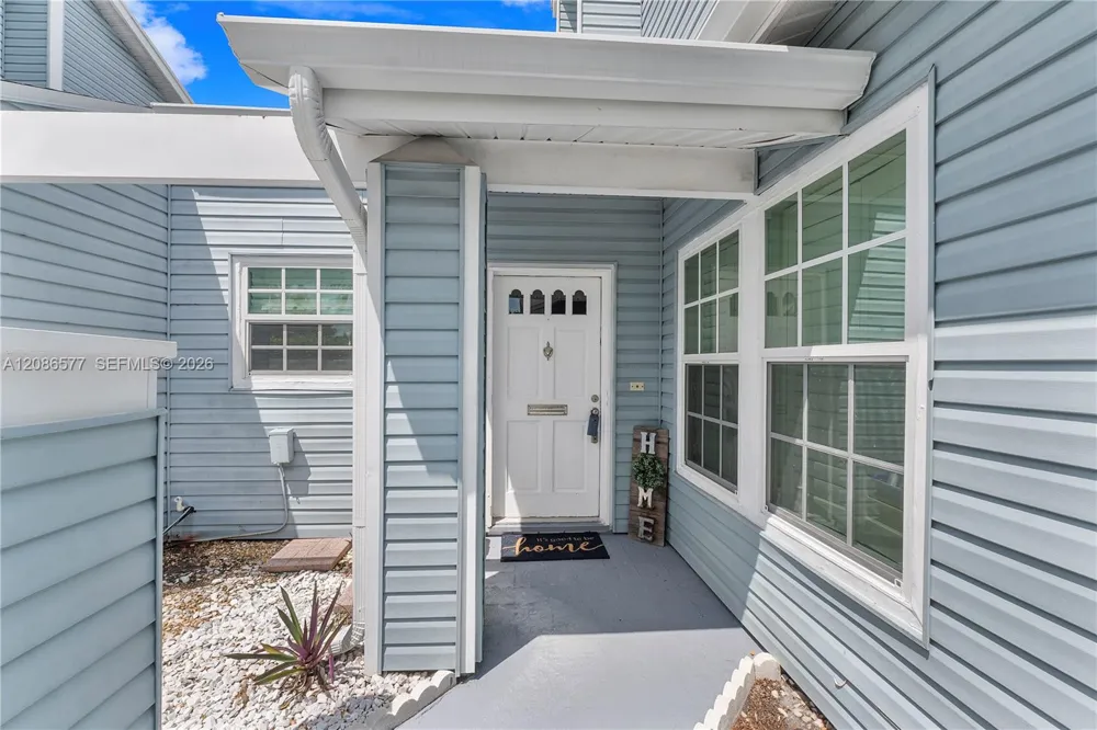 3839 Island Club Cir Lake Worth, FL 33462