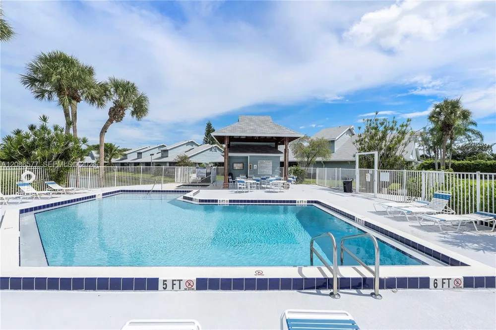 3839 Island Club Cir Lake Worth, FL 33462