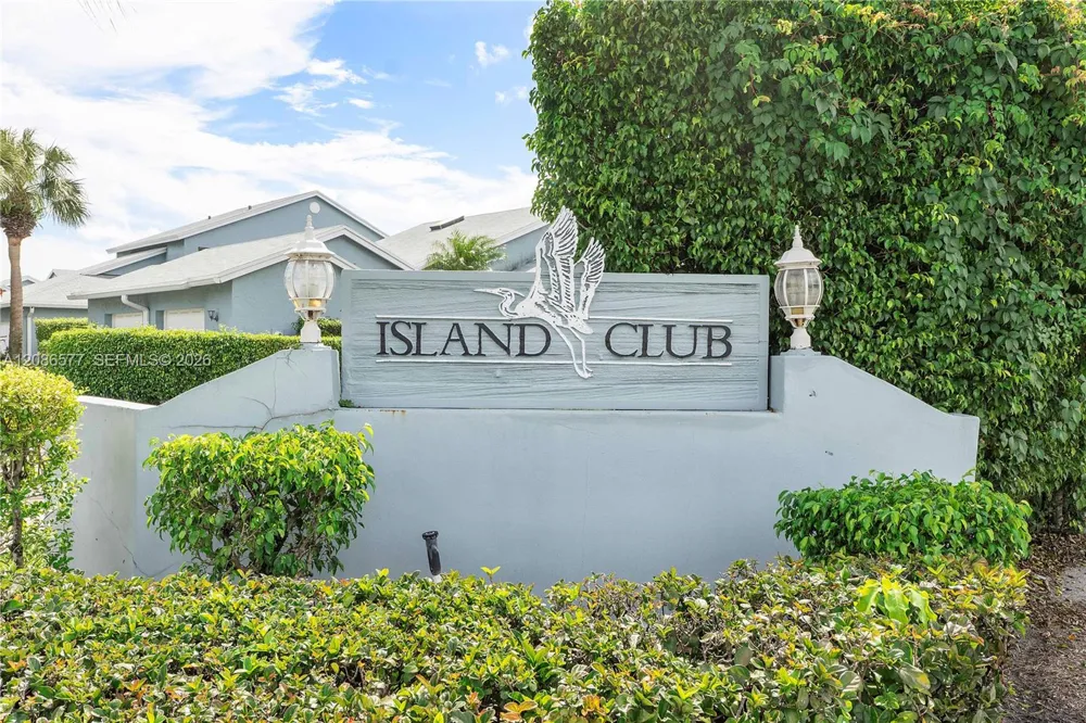 3839 Island Club Cir Lake Worth, FL 33462