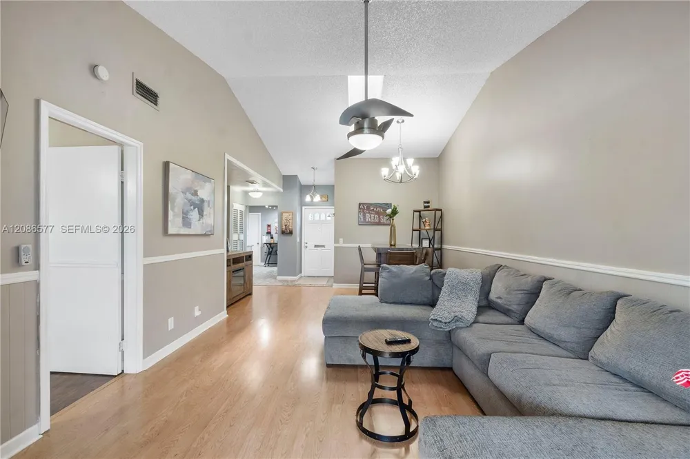 3839 Island Club Cir Lake Worth, FL 33462