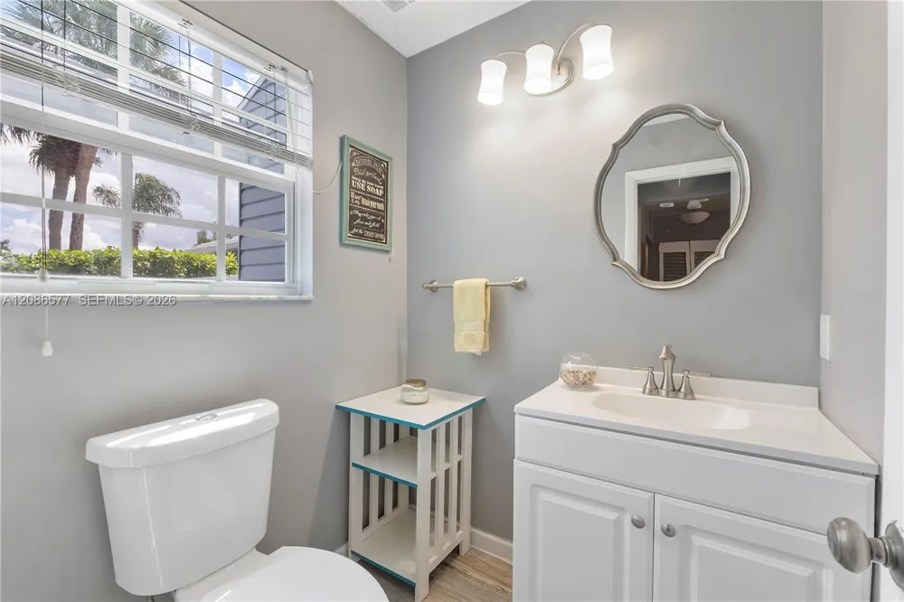 3839 Island Club Cir Lake Worth, FL 33462