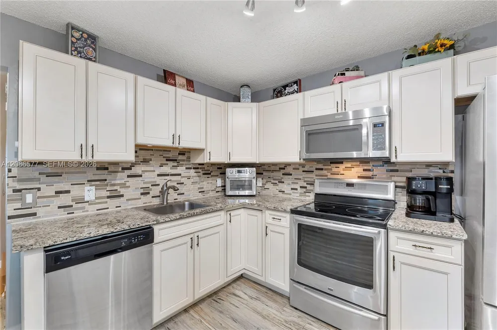 3839 Island Club Cir Lake Worth, FL 33462