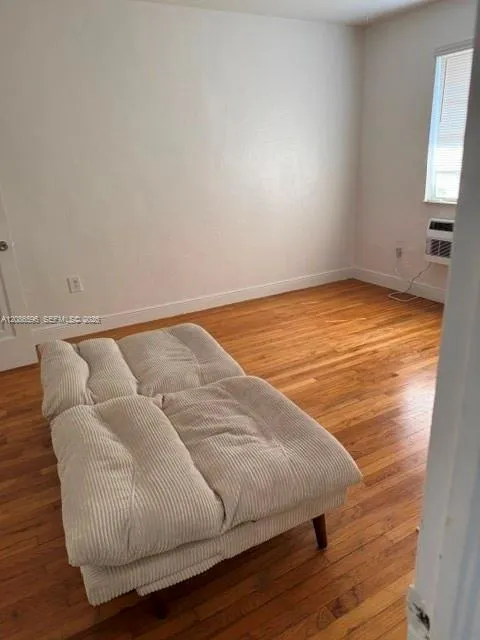 1995 Marseille Dr #4 Miami Beach, FL 33141