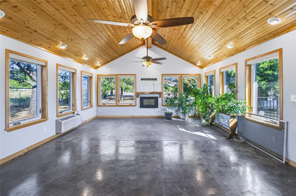 4247 E Highway 67 Rainbow, TX 76077