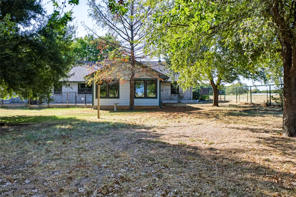 4247 E Highway 67 Rainbow, TX 76077