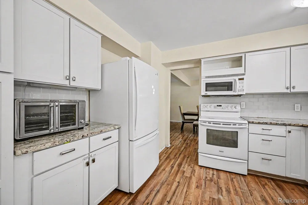 29579 Kings Pointe Court Farmington Hills City, MI 48331