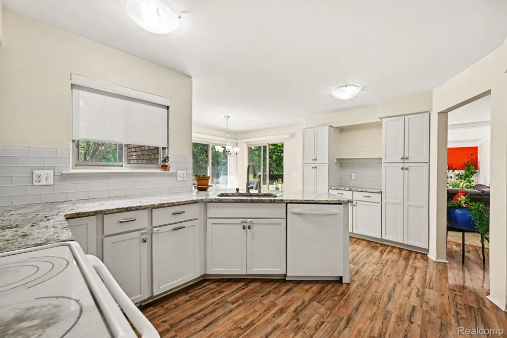 29579 Kings Pointe Court Farmington Hills City, MI 48331