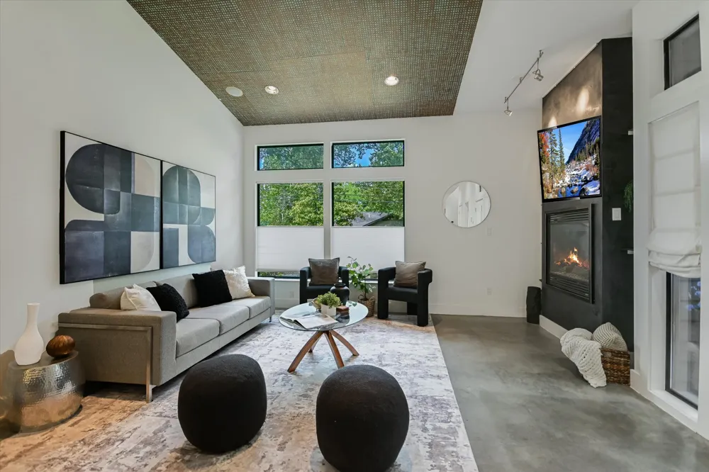 613 W Johanna Street Austin, TX 78704