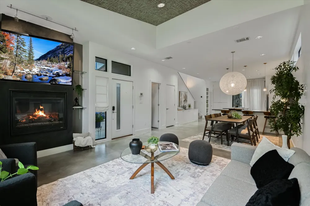 613 W Johanna Street Austin, TX 78704