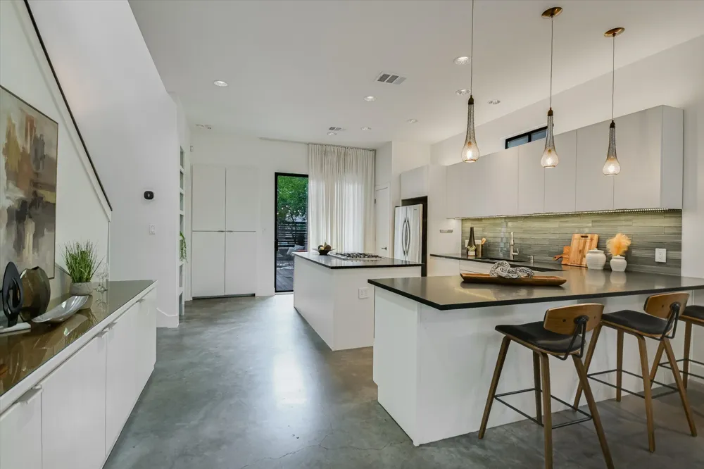 613 W Johanna Street Austin, TX 78704