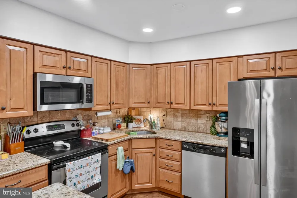 54 W BLUEBELL LANE Mount Laurel, NJ 08054