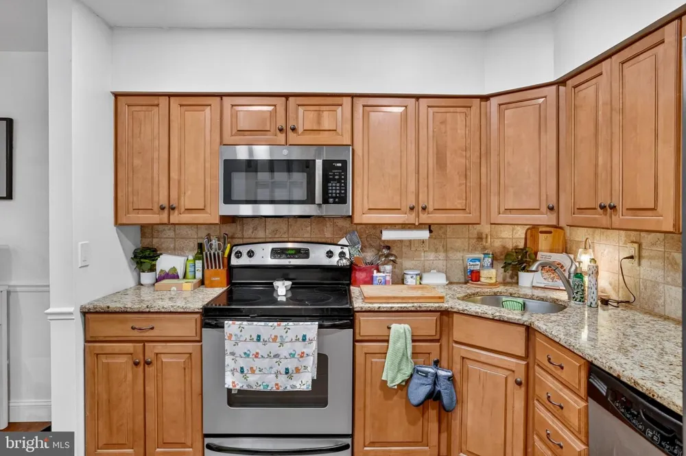 54 W BLUEBELL LANE Mount Laurel, NJ 08054