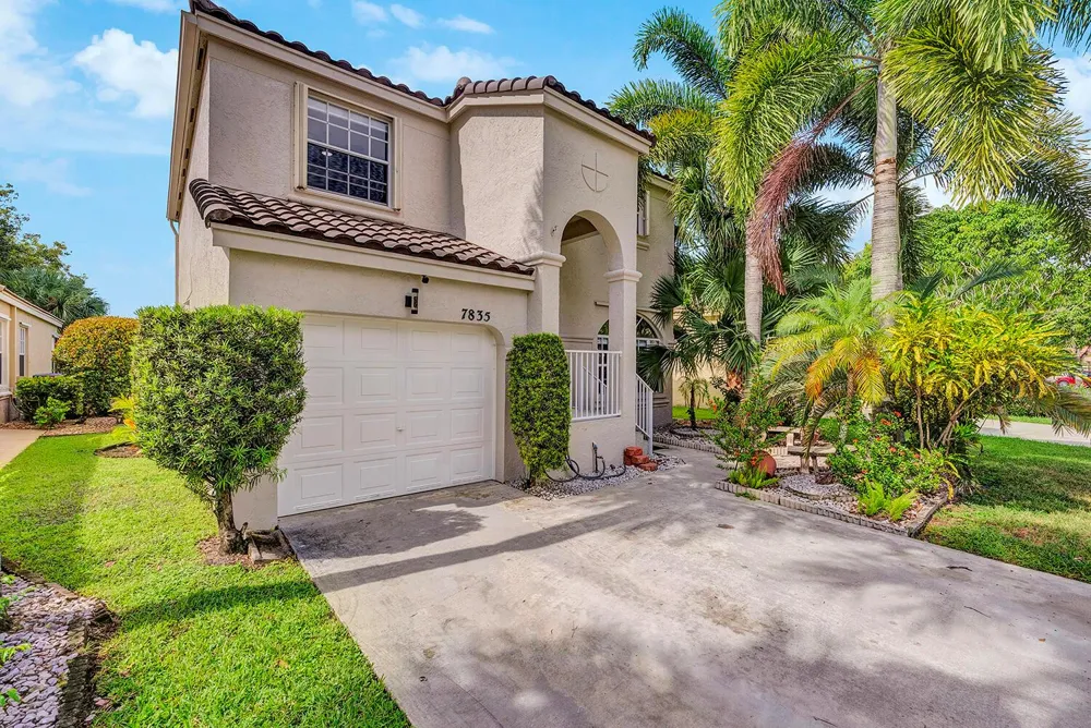 7835 Rockport Circle Lake Worth, FL 33467