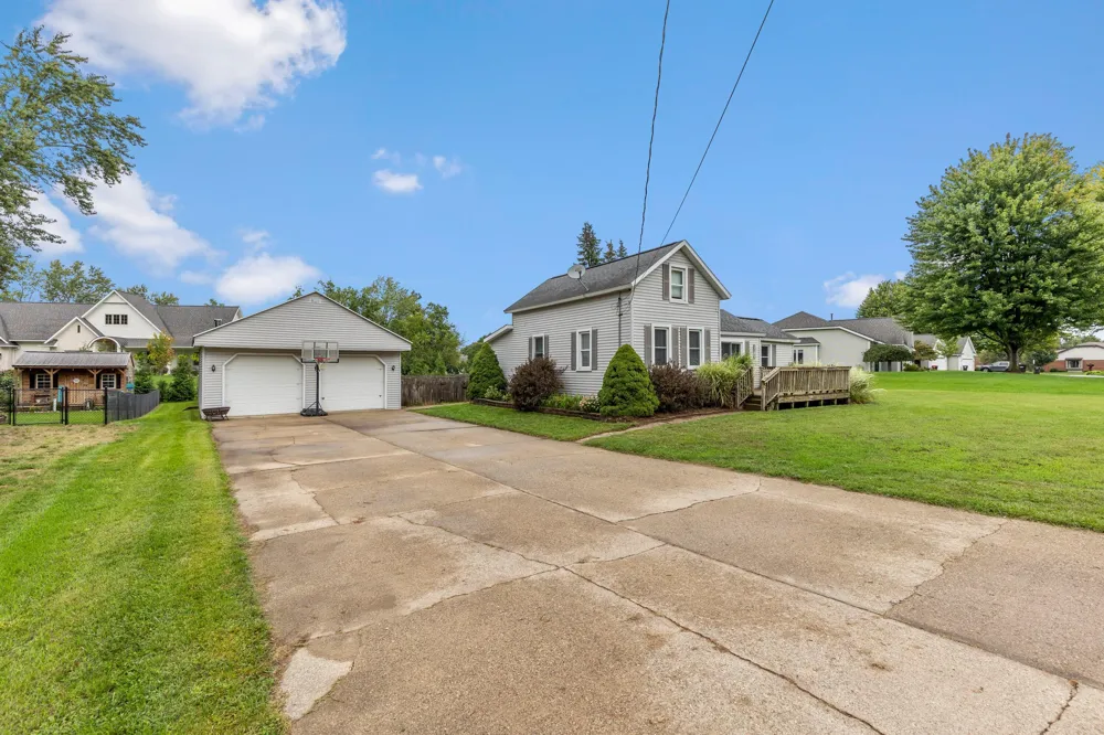 9915 Perry Street Holland Charter Township, MI 49464