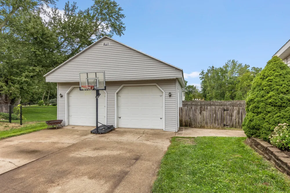 9915 Perry Street Holland Charter Township, MI 49464