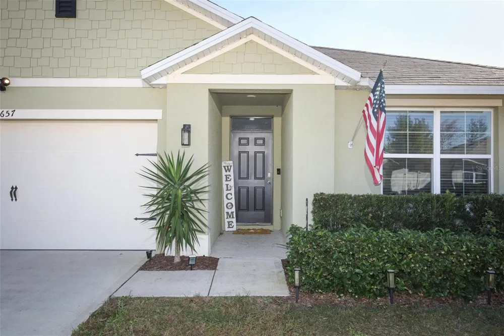 2657 GRAND CENTRAL AVE Tavares, FL 32778