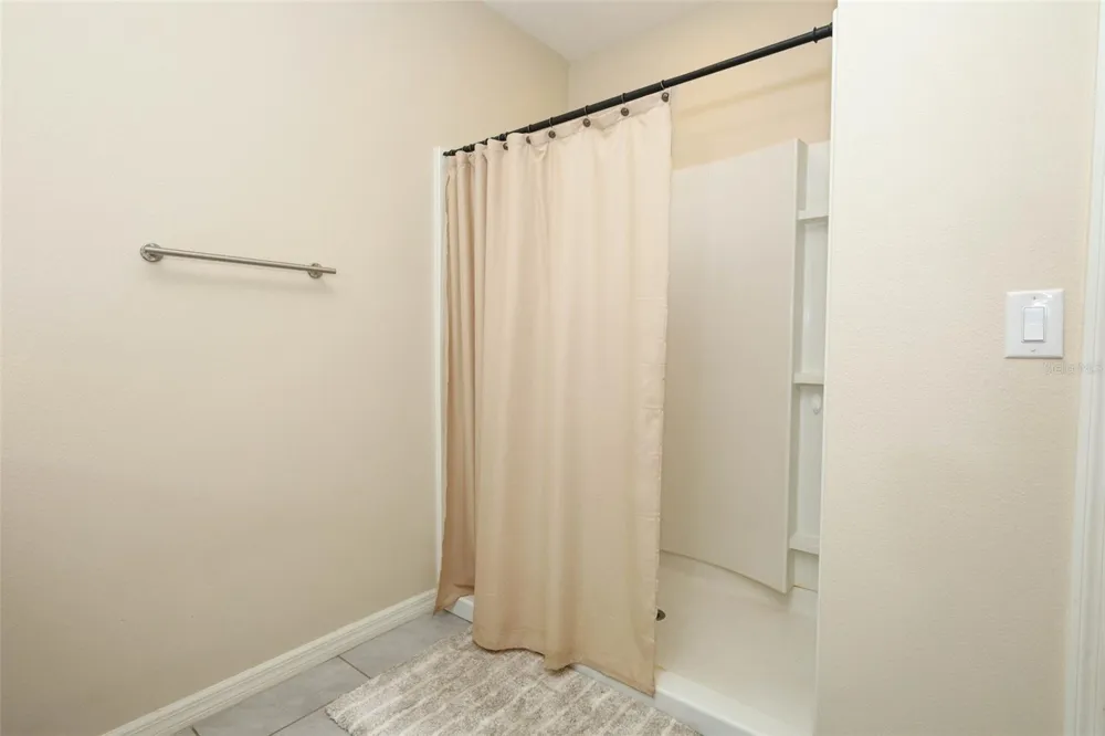 2657 GRAND CENTRAL AVE Tavares, FL 32778