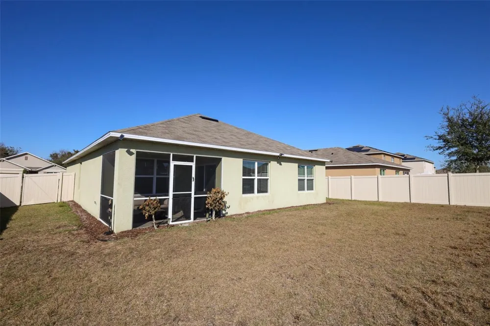 2657 GRAND CENTRAL AVE Tavares, FL 32778