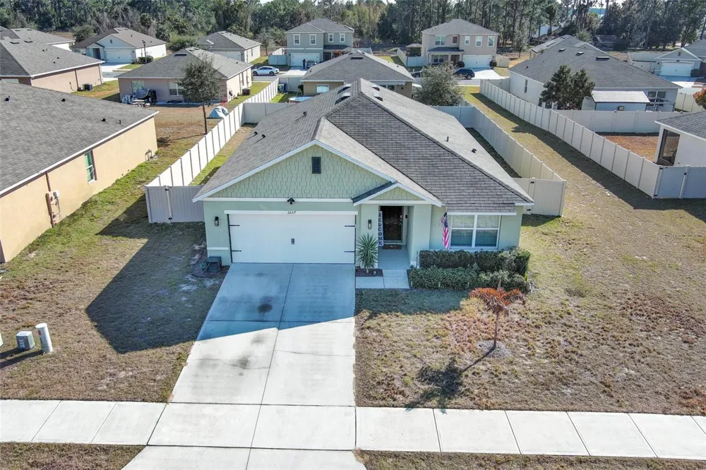 2657 GRAND CENTRAL AVE Tavares, FL 32778