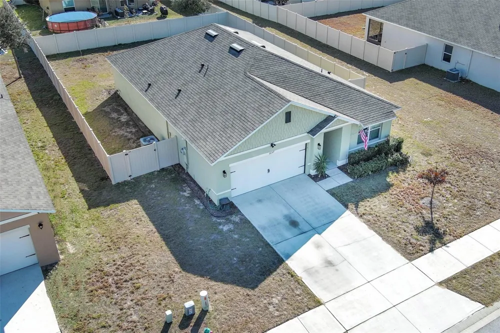 2657 GRAND CENTRAL AVE Tavares, FL 32778