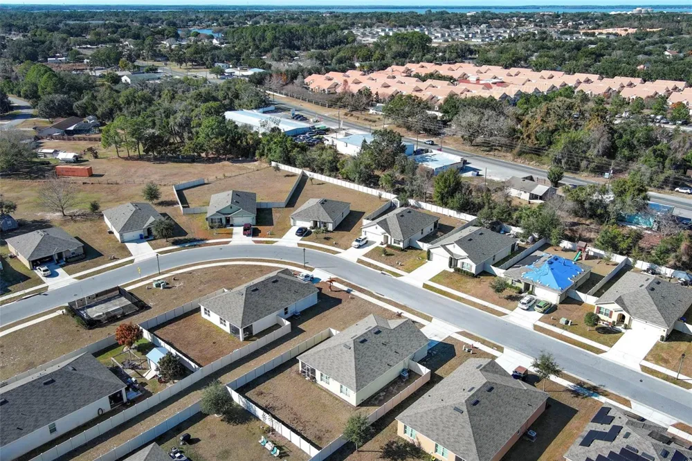 2657 GRAND CENTRAL AVE Tavares, FL 32778