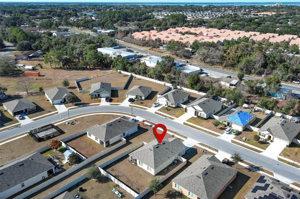 2657 GRAND CENTRAL AVE Tavares, FL 32778
