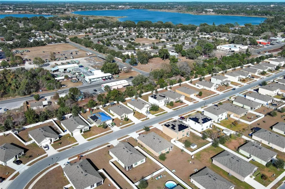 2657 GRAND CENTRAL AVE Tavares, FL 32778