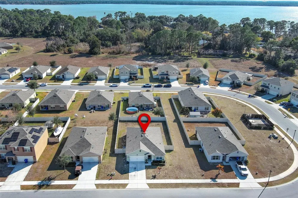 2657 GRAND CENTRAL AVE Tavares, FL 32778