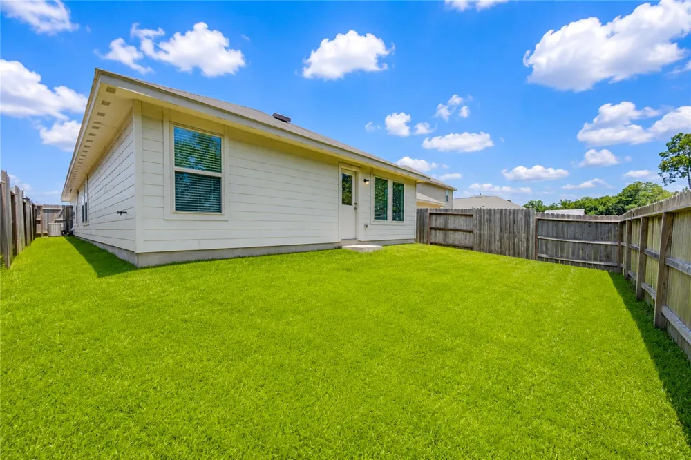 20926 Zuccala Drive New Caney, TX 77357