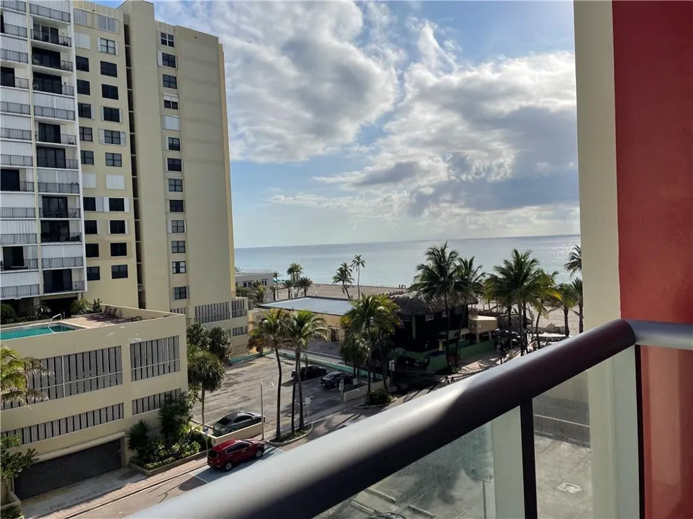 777 OCEAN DRIVE #N502 Hollywood, FL 33019