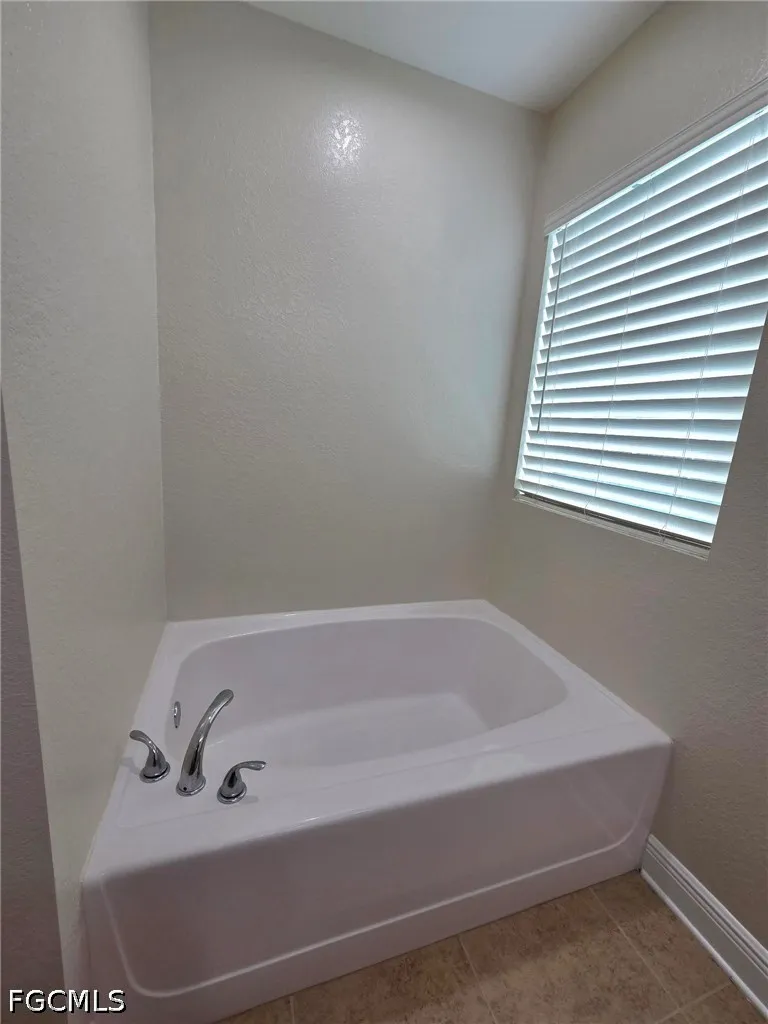 NW 24TH AVENUE Cape Coral, FL 33993
